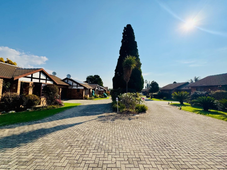 3 Bedroom Property for Sale in Goedeburg Gauteng