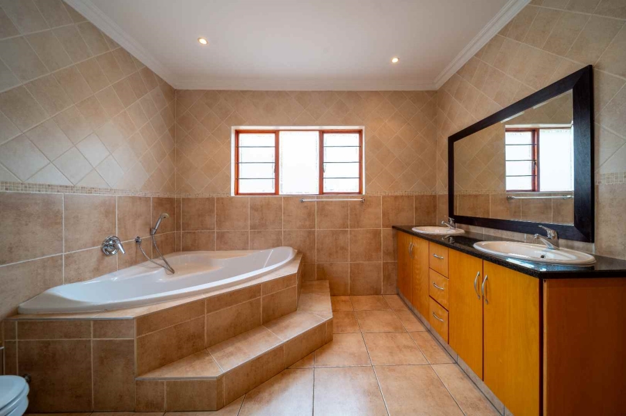 4 Bedroom Property for Sale in Rynfield Gauteng