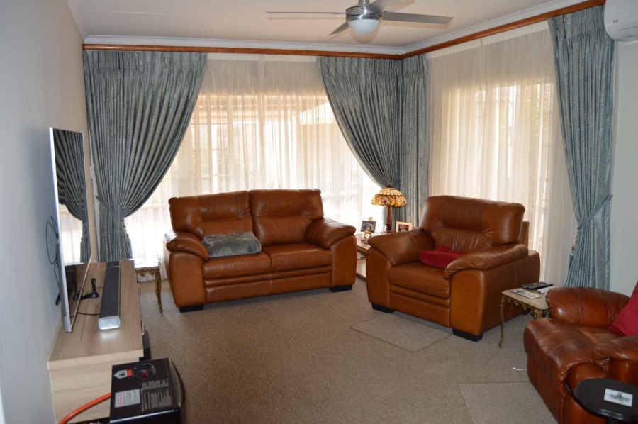 1 Bedroom Property for Sale in Brackendowns Gauteng
