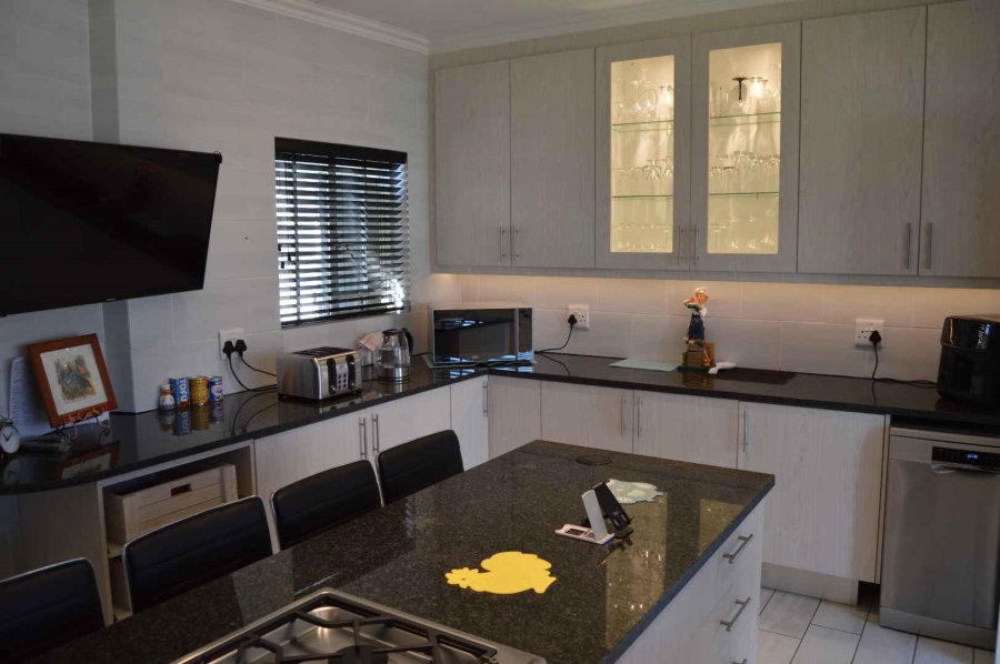 1 Bedroom Property for Sale in Brackendowns Gauteng