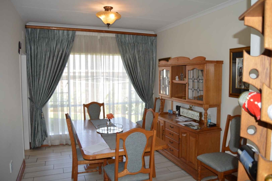 1 Bedroom Property for Sale in Brackendowns Gauteng