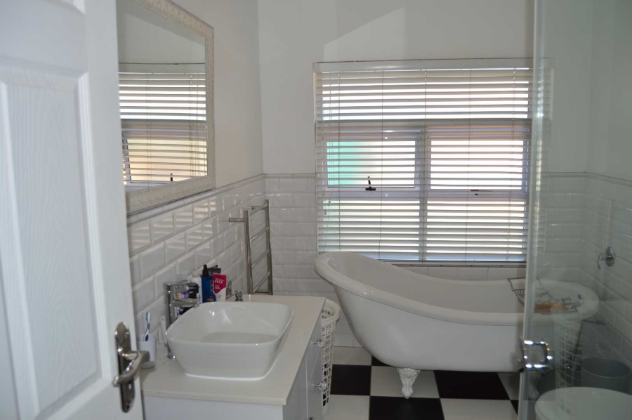 1 Bedroom Property for Sale in Brackendowns Gauteng