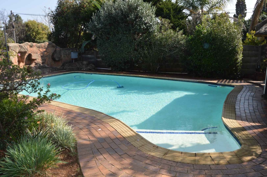 1 Bedroom Property for Sale in Brackendowns Gauteng