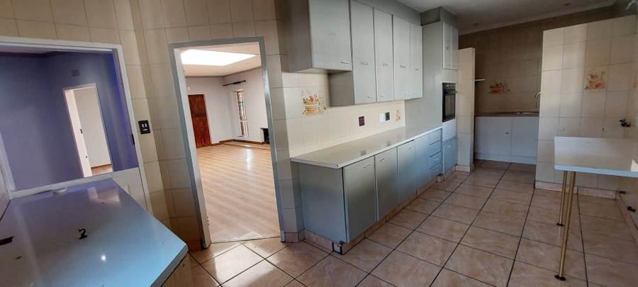 3 Bedroom Property for Sale in Brackendowns Gauteng