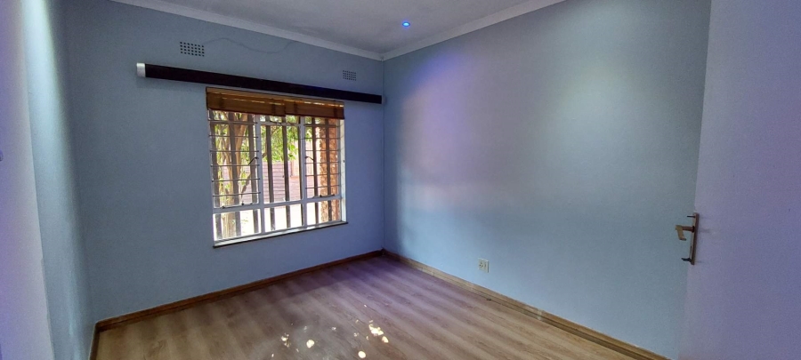3 Bedroom Property for Sale in Brackendowns Gauteng