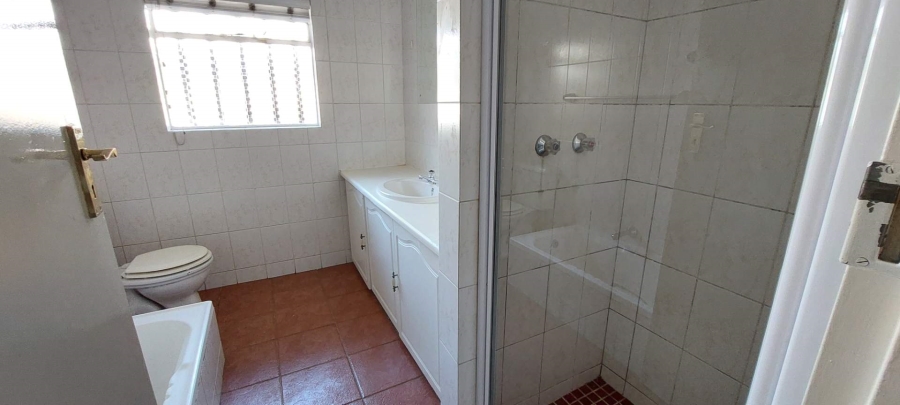 3 Bedroom Property for Sale in Brackendowns Gauteng
