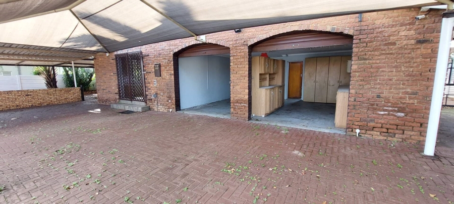 3 Bedroom Property for Sale in Brackendowns Gauteng