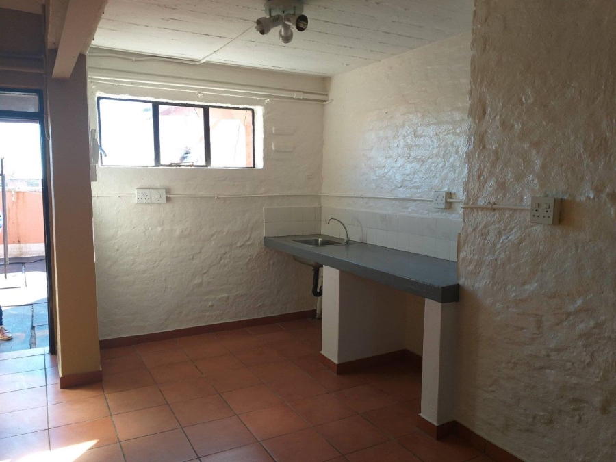To Let 2 Bedroom Property for Rent in Yeoville Gauteng