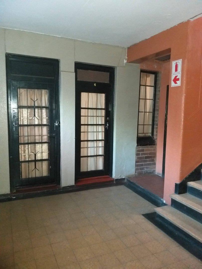 To Let 2 Bedroom Property for Rent in Yeoville Gauteng