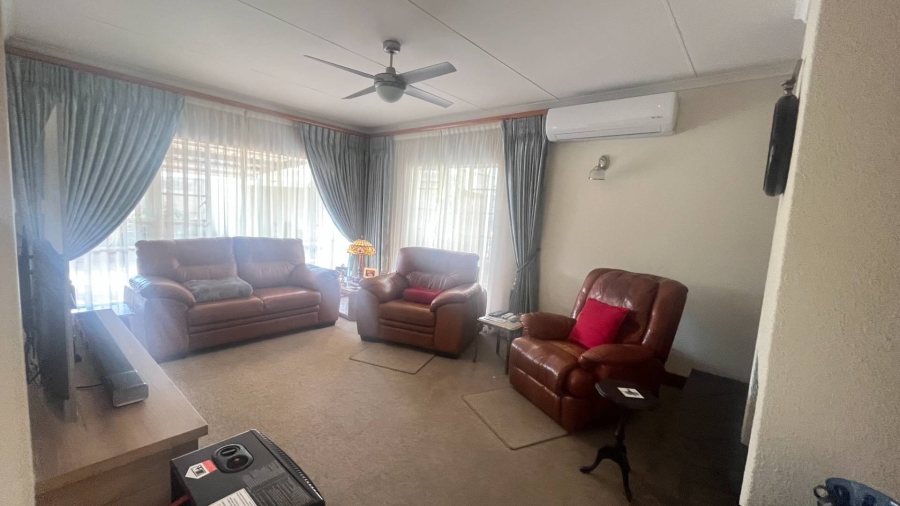 3 Bedroom Property for Sale in Brackendowns Gauteng