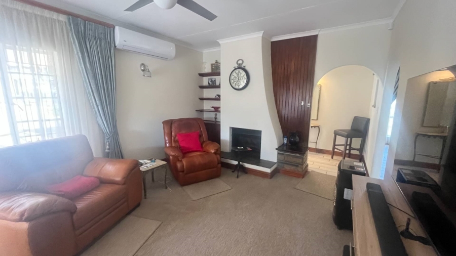3 Bedroom Property for Sale in Brackendowns Gauteng