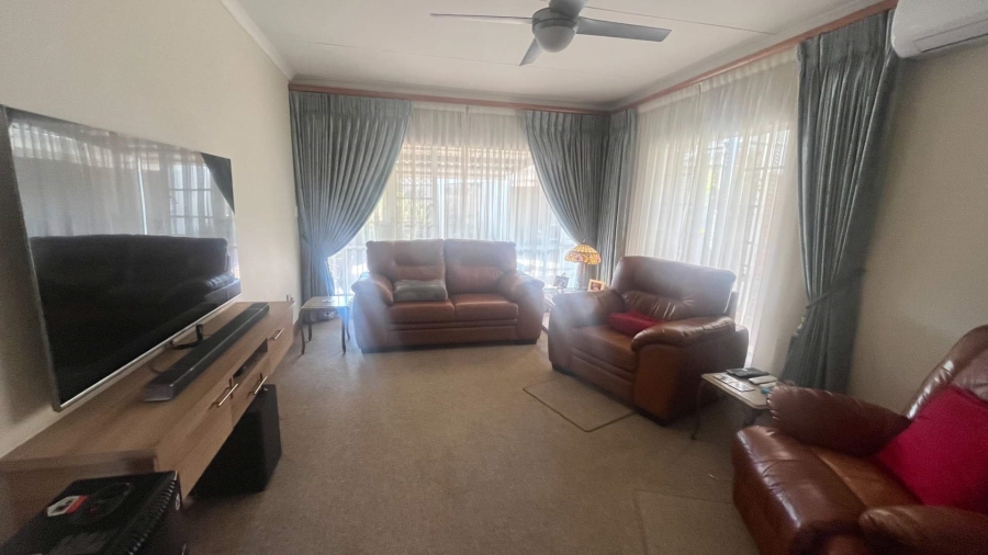 3 Bedroom Property for Sale in Brackendowns Gauteng