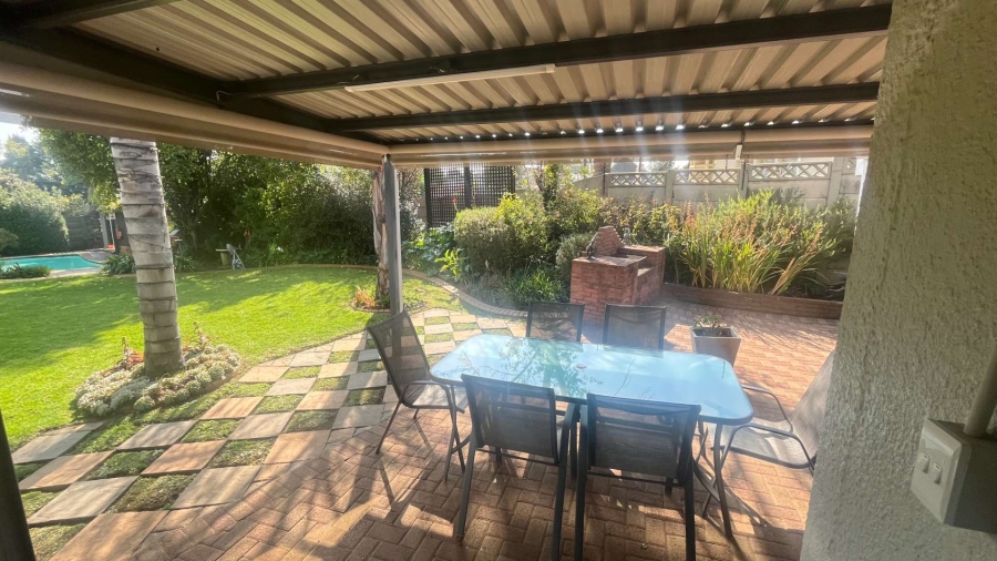 3 Bedroom Property for Sale in Brackendowns Gauteng