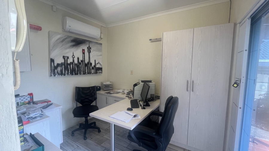 3 Bedroom Property for Sale in Brackendowns Gauteng