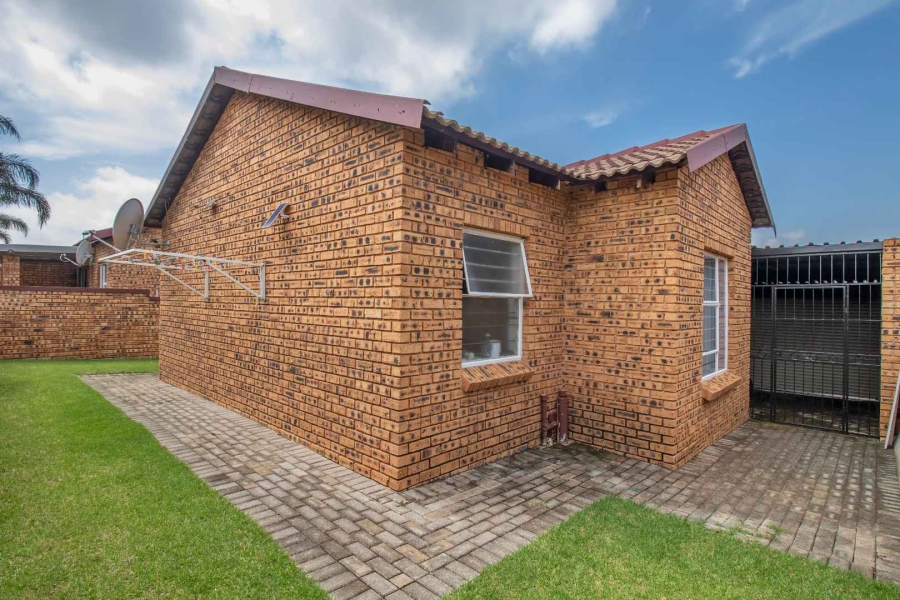 3 Bedroom Property for Sale in Honeypark Gauteng