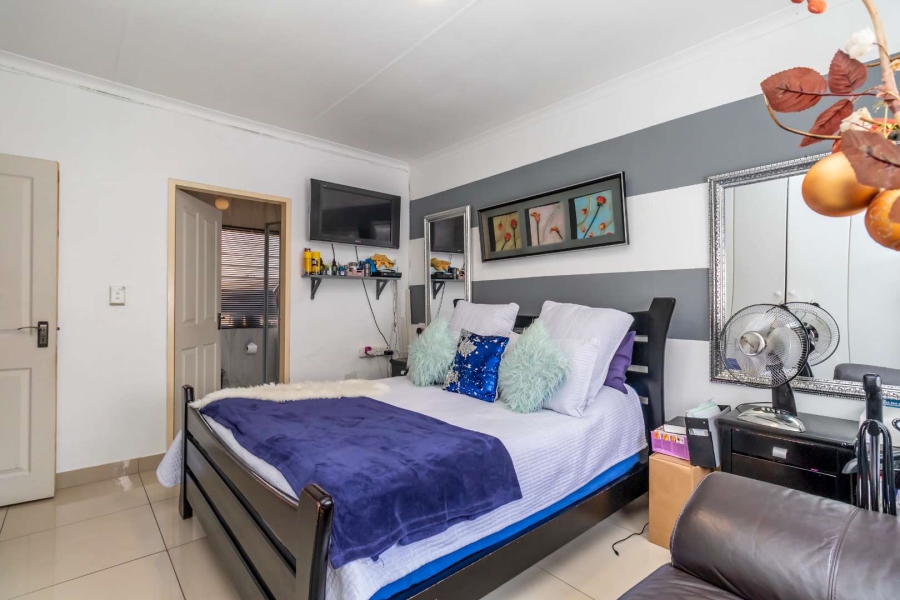 3 Bedroom Property for Sale in Honeypark Gauteng