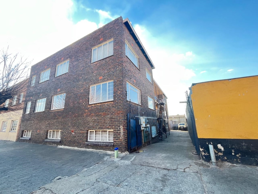 3 Bedroom Property for Sale in Luipaardsvlei Gauteng