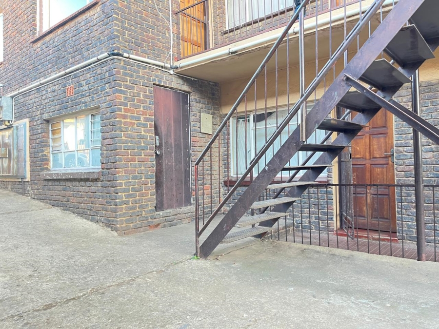 3 Bedroom Property for Sale in Luipaardsvlei Gauteng
