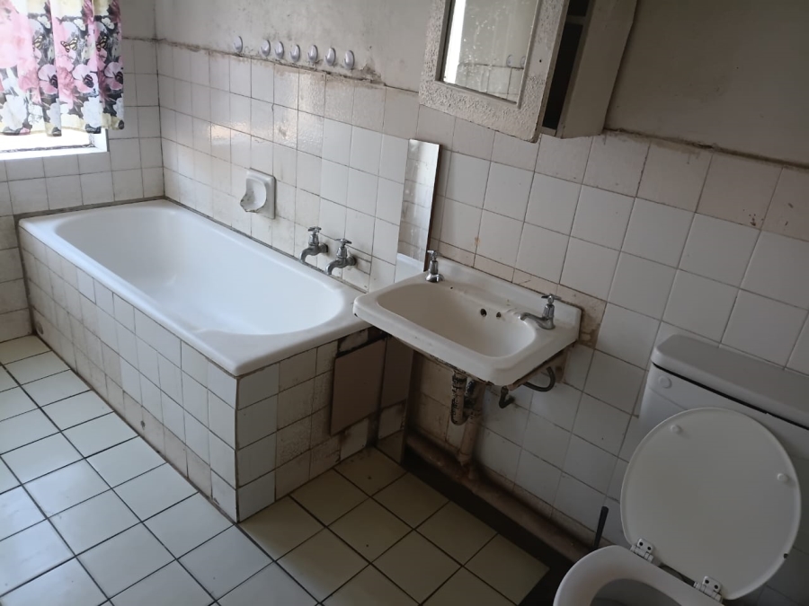 3 Bedroom Property for Sale in Luipaardsvlei Gauteng