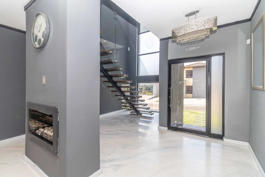 4 Bedroom Property for Sale in Pinehaven Gauteng