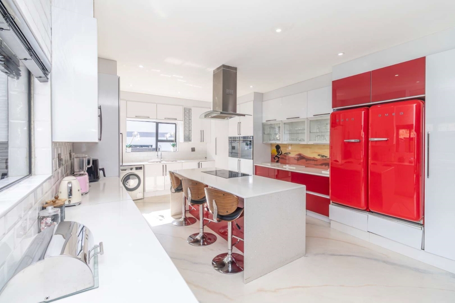 4 Bedroom Property for Sale in Pinehaven Gauteng