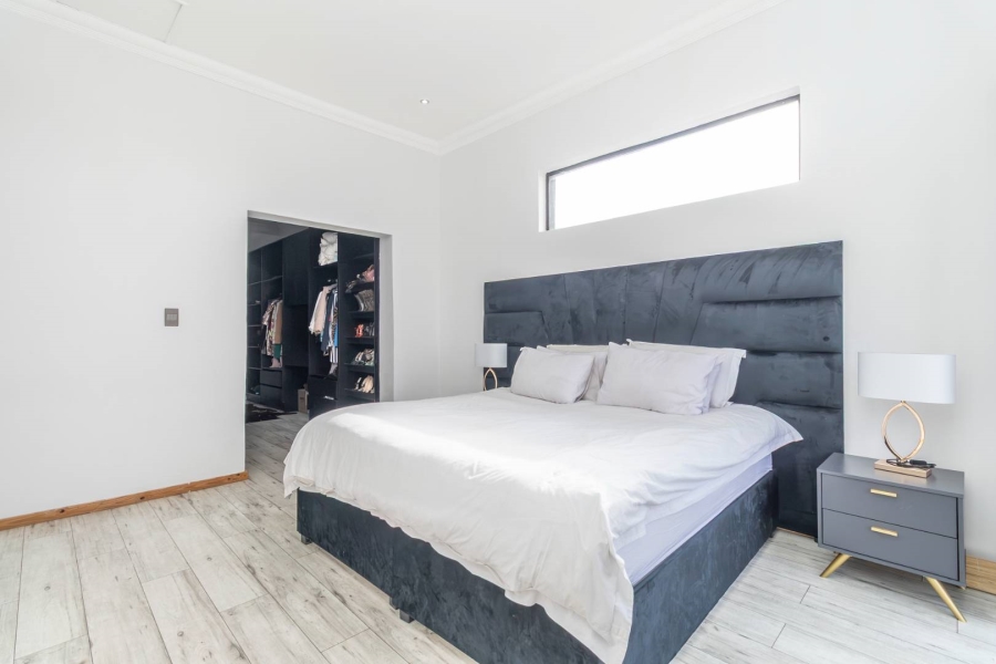 4 Bedroom Property for Sale in Pinehaven Gauteng