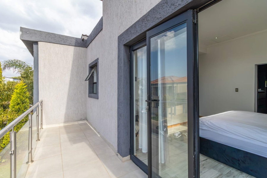 4 Bedroom Property for Sale in Pinehaven Gauteng