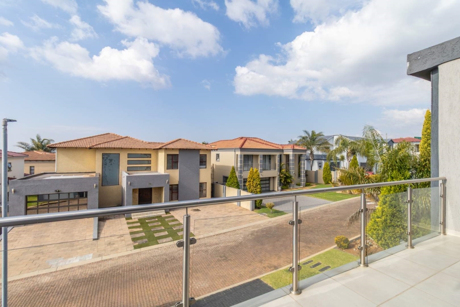 4 Bedroom Property for Sale in Pinehaven Gauteng