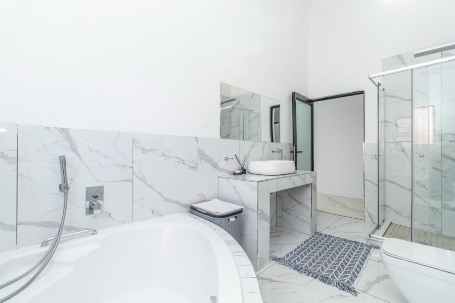 4 Bedroom Property for Sale in Pinehaven Gauteng