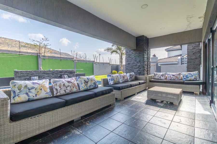 4 Bedroom Property for Sale in Pinehaven Gauteng