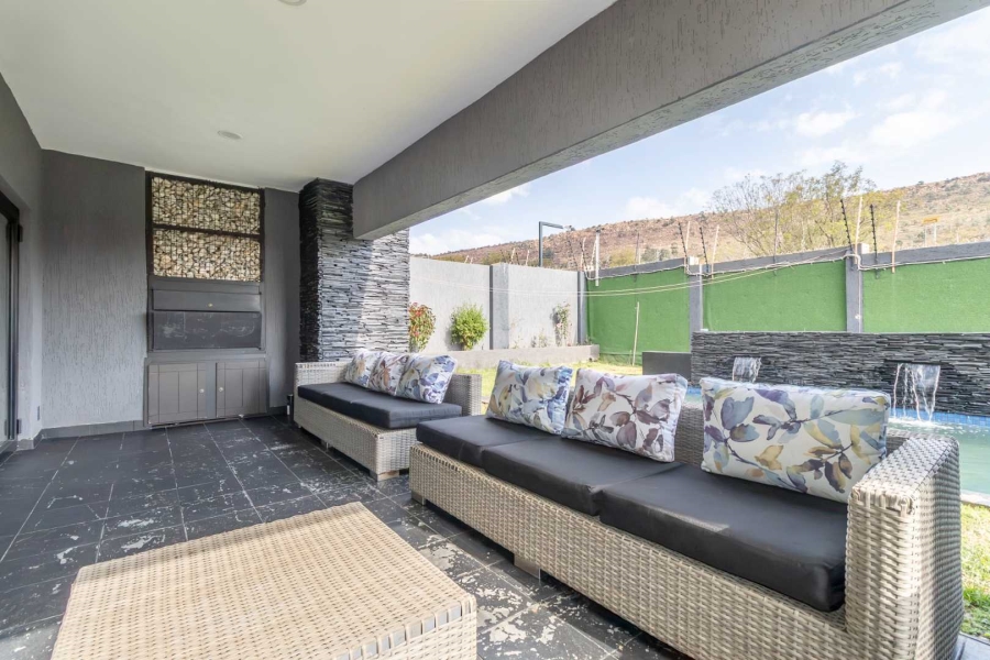 4 Bedroom Property for Sale in Pinehaven Gauteng