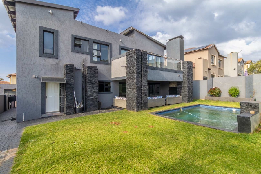 4 Bedroom Property for Sale in Pinehaven Gauteng