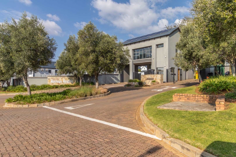 4 Bedroom Property for Sale in Pinehaven Gauteng