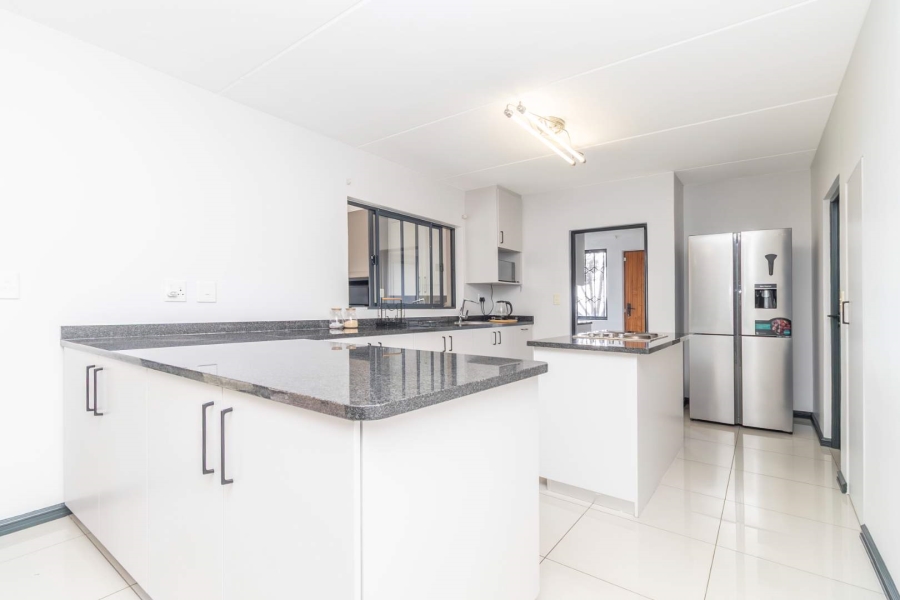 3 Bedroom Property for Sale in Pinehaven Gauteng
