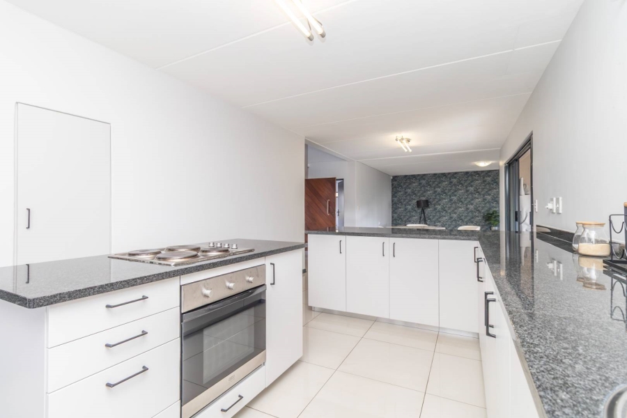 3 Bedroom Property for Sale in Pinehaven Gauteng