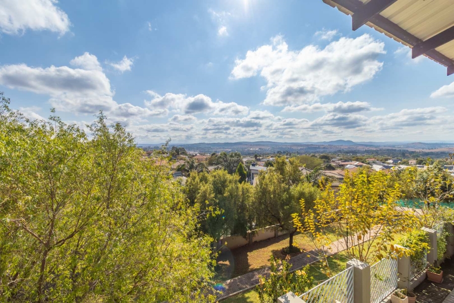 3 Bedroom Property for Sale in Pinehaven Gauteng