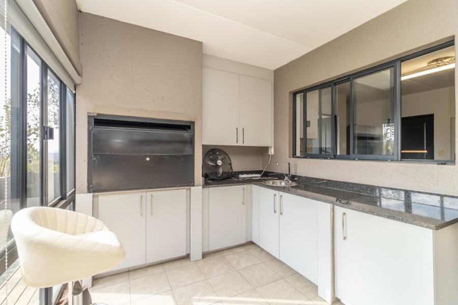 3 Bedroom Property for Sale in Pinehaven Gauteng