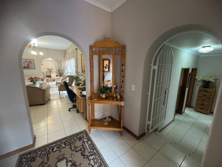 4 Bedroom Property for Sale in Bassonia Gauteng