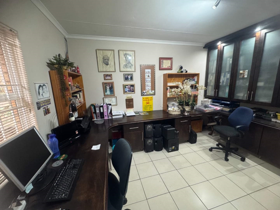 4 Bedroom Property for Sale in Bassonia Gauteng