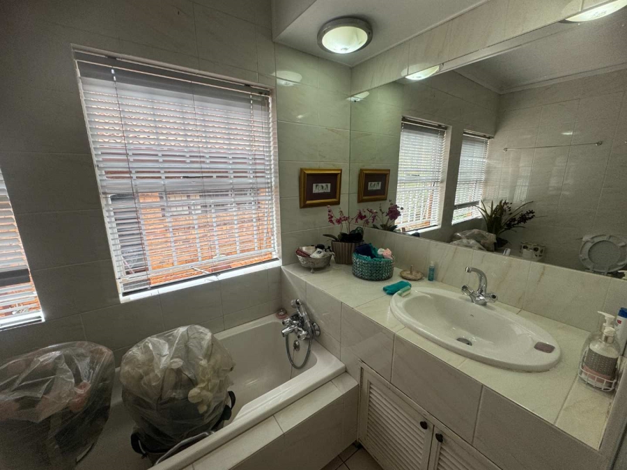 4 Bedroom Property for Sale in Bassonia Gauteng