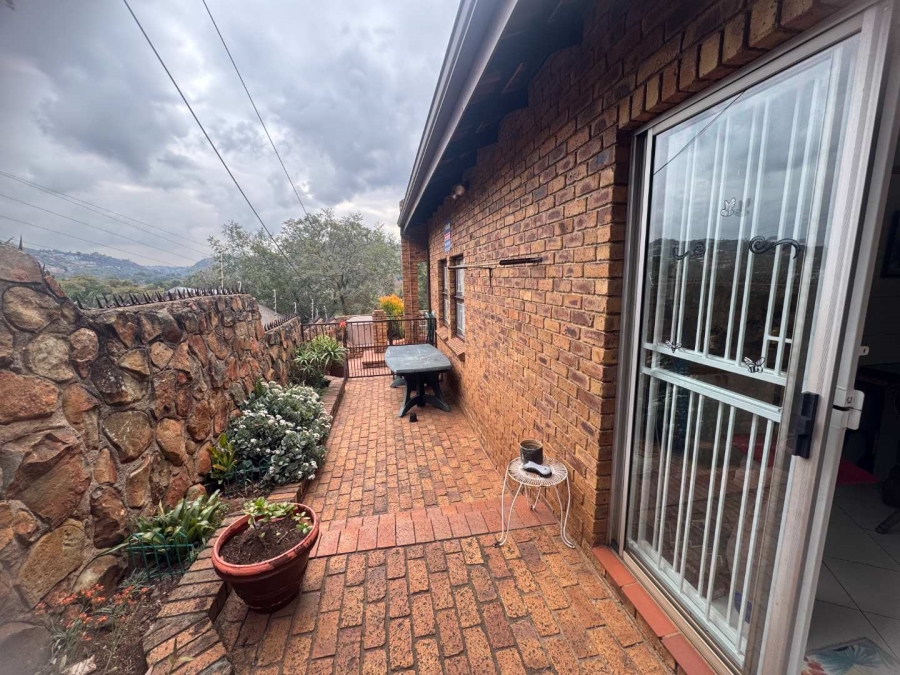 4 Bedroom Property for Sale in Bassonia Gauteng