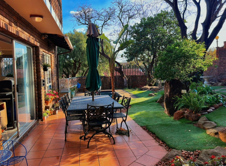 3 Bedroom Property for Sale in Mulbarton Gauteng
