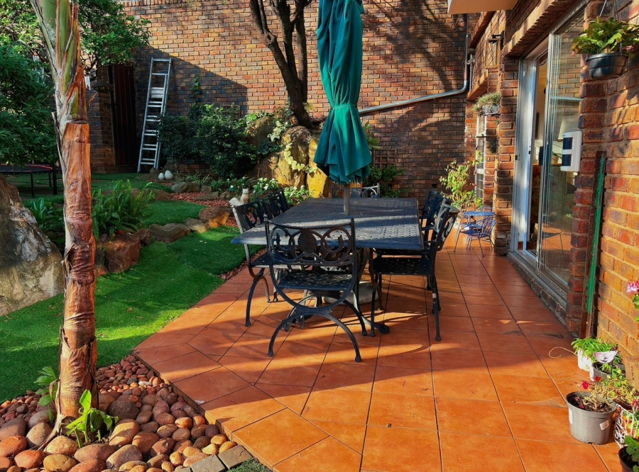 3 Bedroom Property for Sale in Mulbarton Gauteng