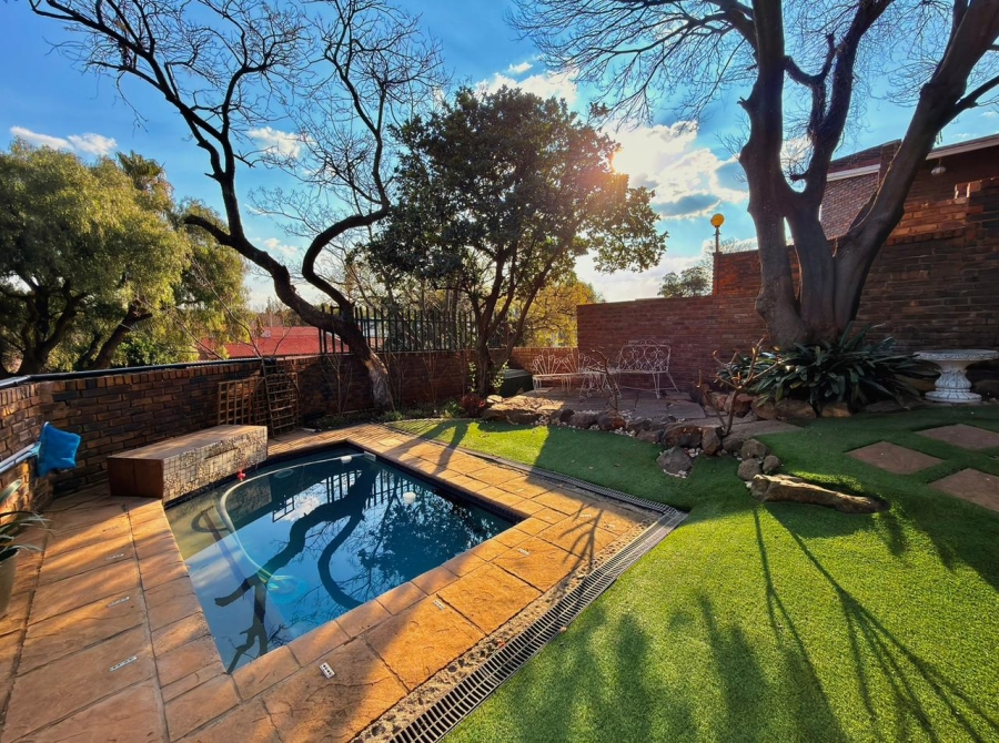 3 Bedroom Property for Sale in Mulbarton Gauteng