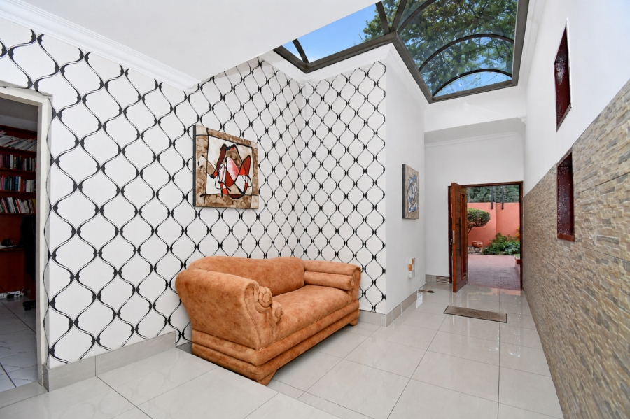 5 Bedroom Property for Sale in Lonehill Gauteng
