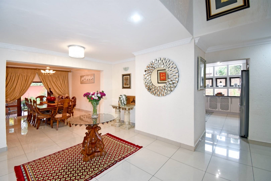 5 Bedroom Property for Sale in Lonehill Gauteng