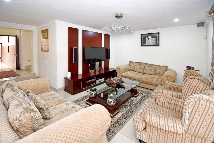 5 Bedroom Property for Sale in Lonehill Gauteng