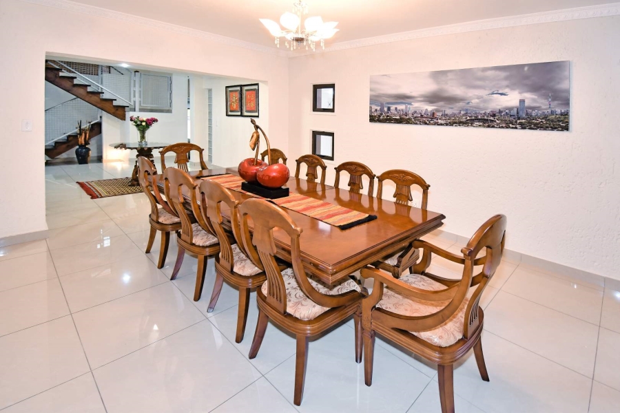 5 Bedroom Property for Sale in Lonehill Gauteng