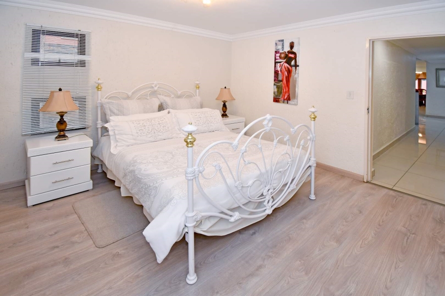 5 Bedroom Property for Sale in Lonehill Gauteng