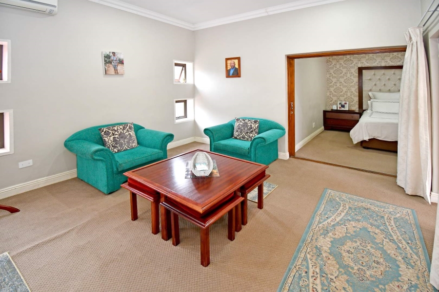 5 Bedroom Property for Sale in Lonehill Gauteng